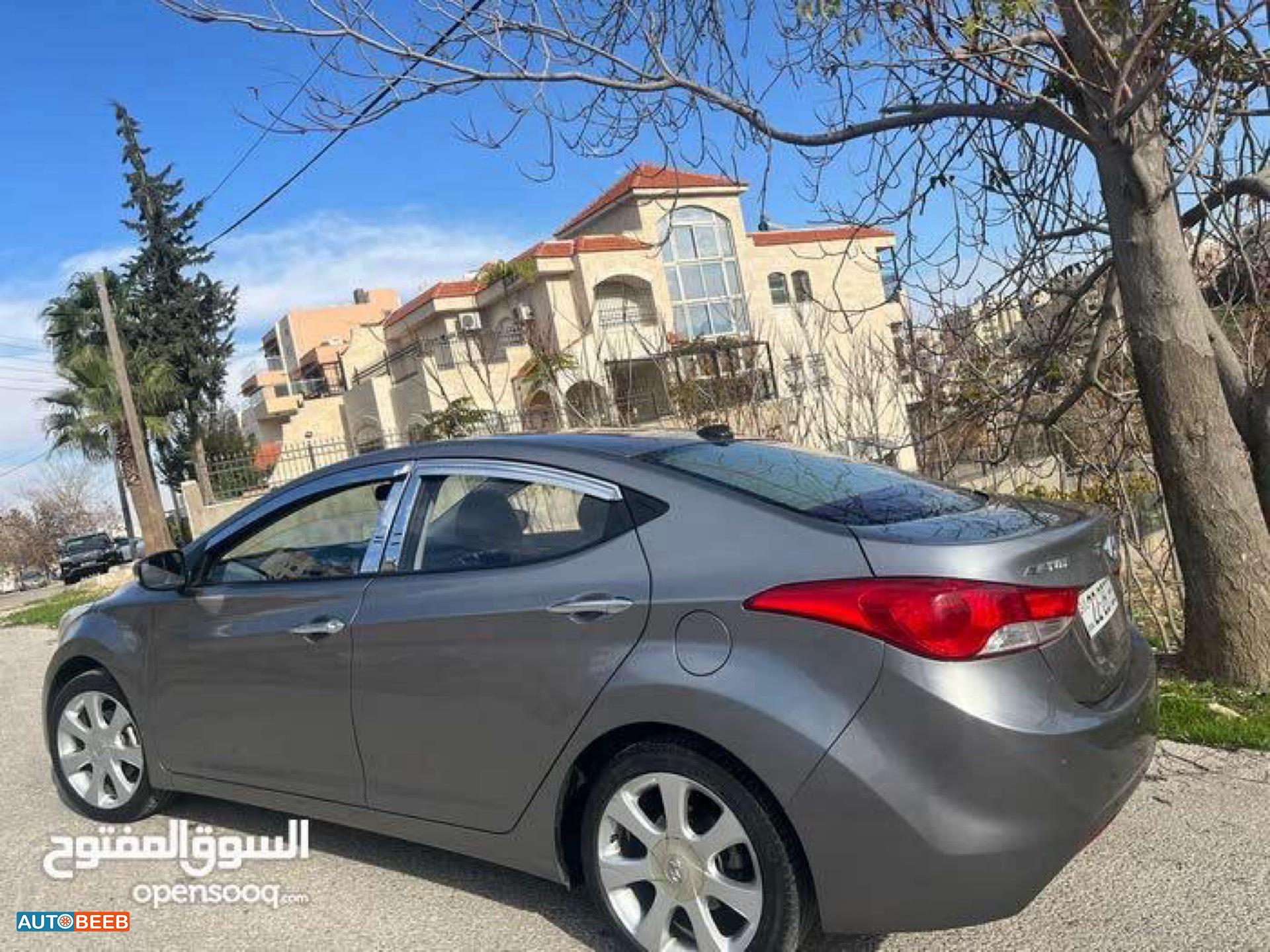 هيونداي افانتي 2012