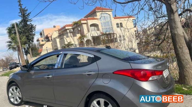 هيونداي افانتي 2012