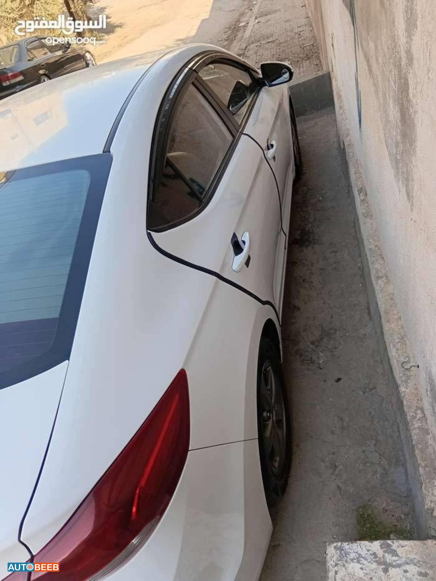 هيونداي افانتي 2017