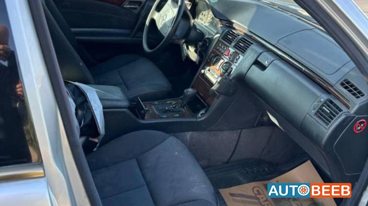 Mercedes Benz E200 1997