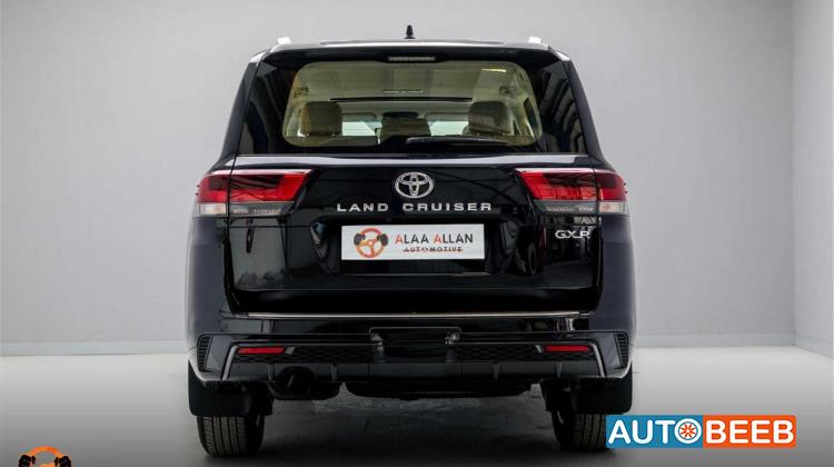 تويوتا لاندكروزر 2025
