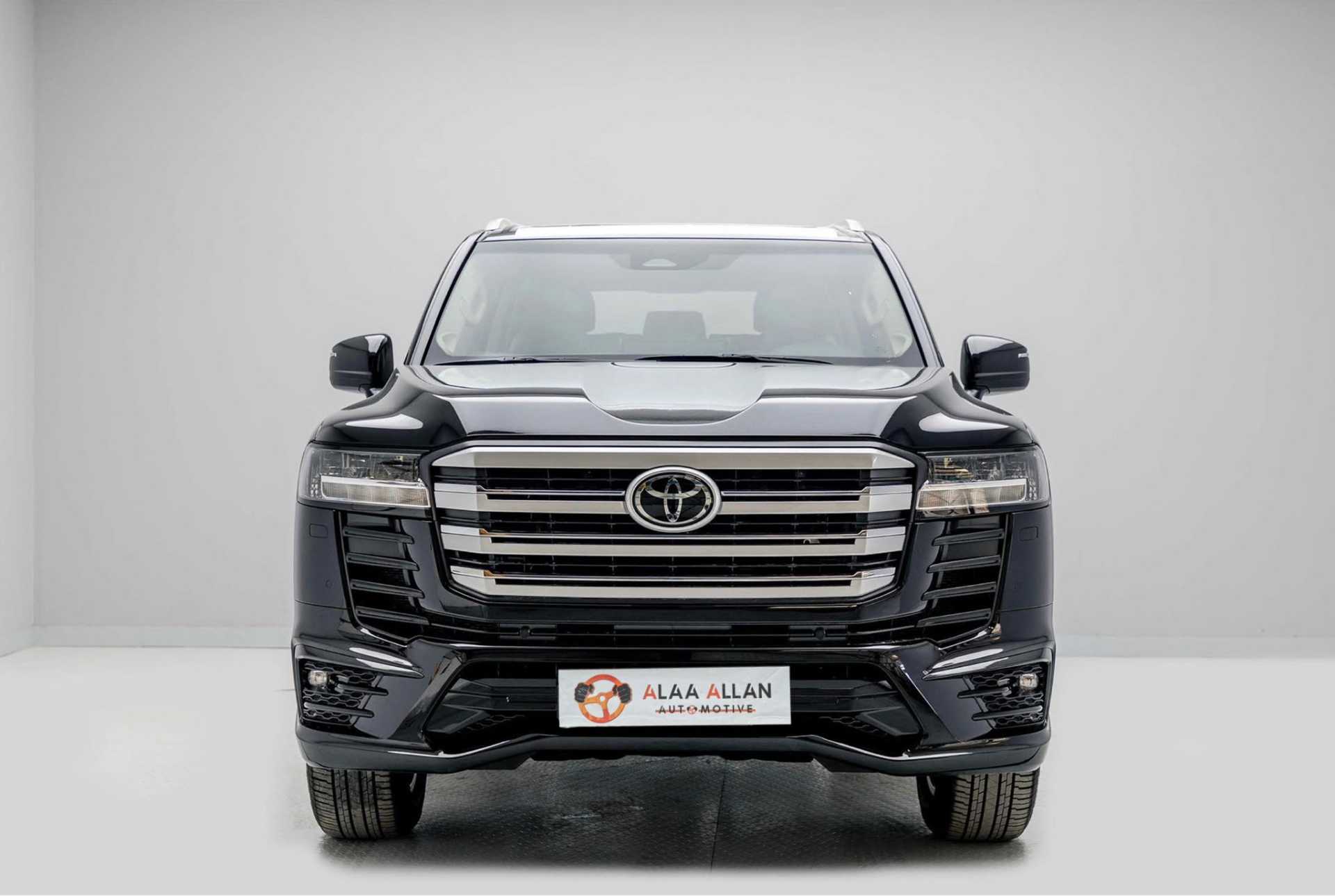 تويوتا لاندكروزر 2025