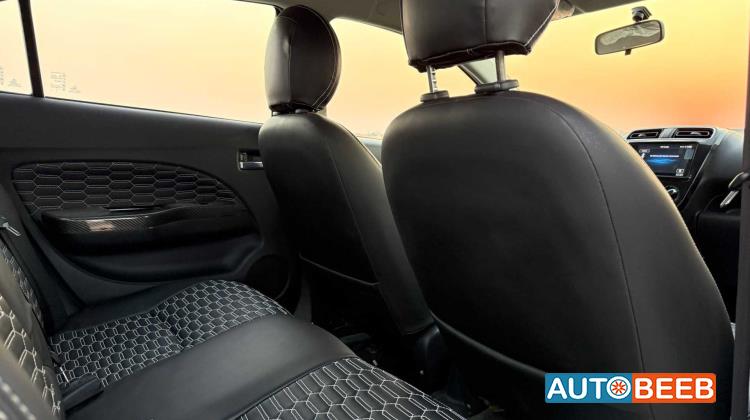 Mitsubishi Attrage 2024