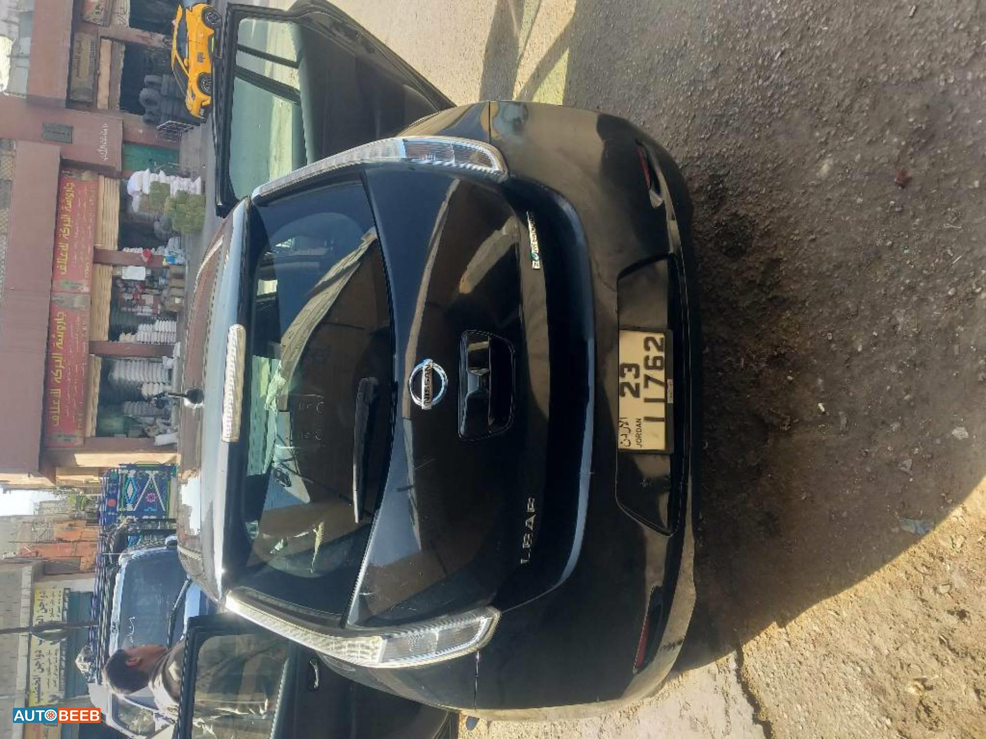 نيسان ليف 2013