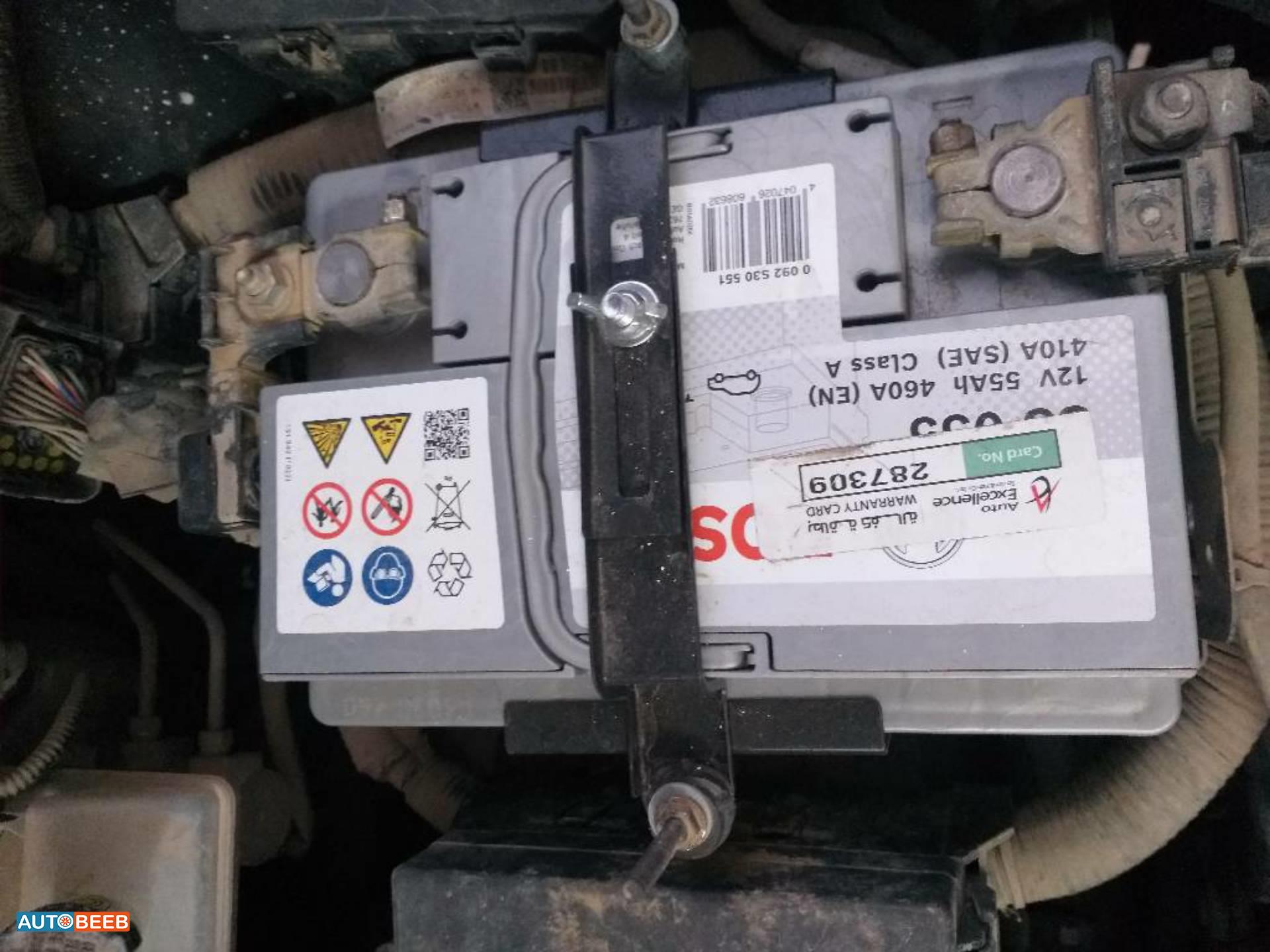 نيسان ليف 2013