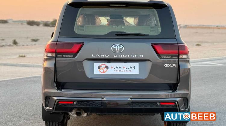 تويوتا لاندكروزر 2025