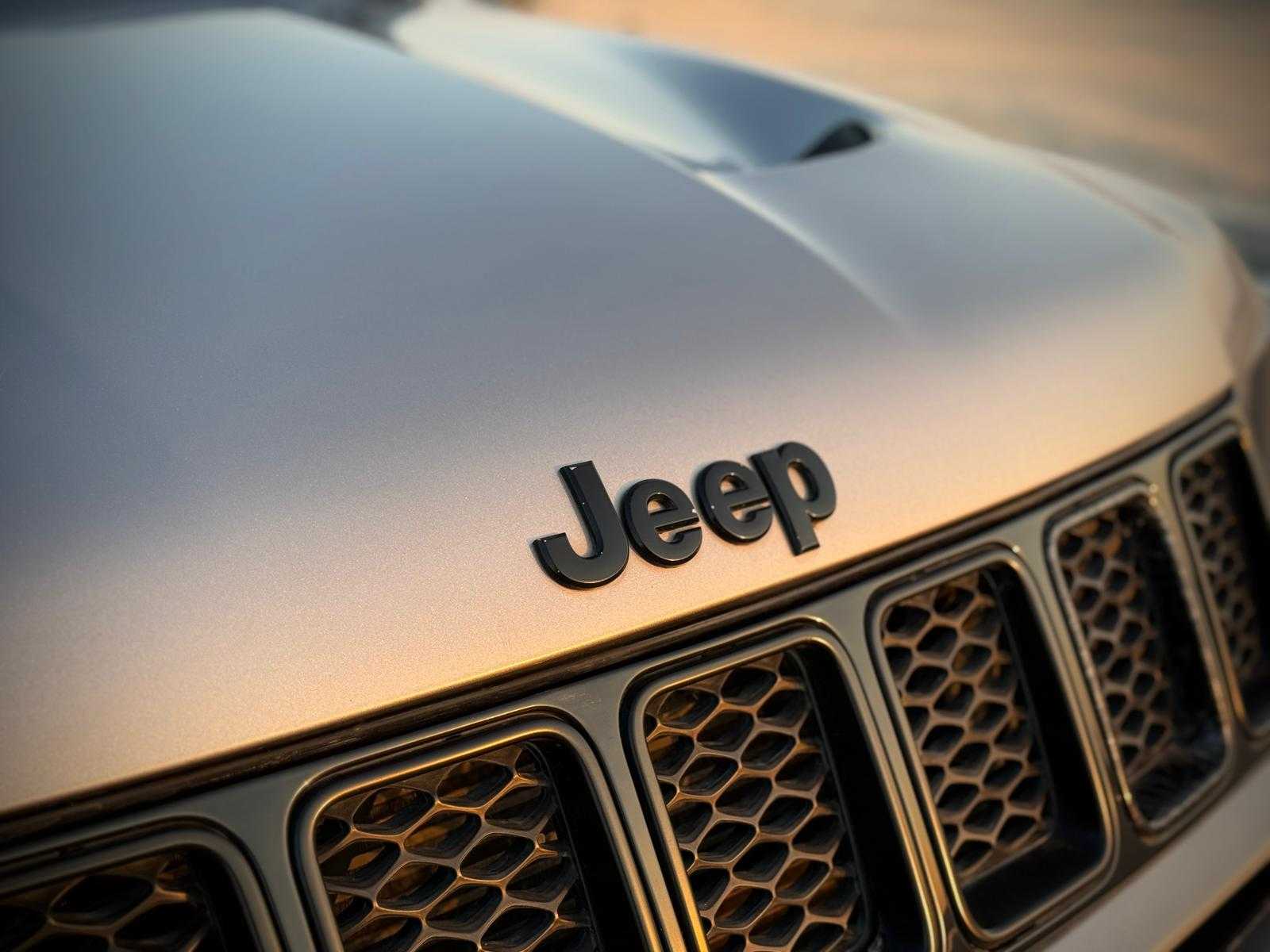 جيب جراند شيروكي 2014