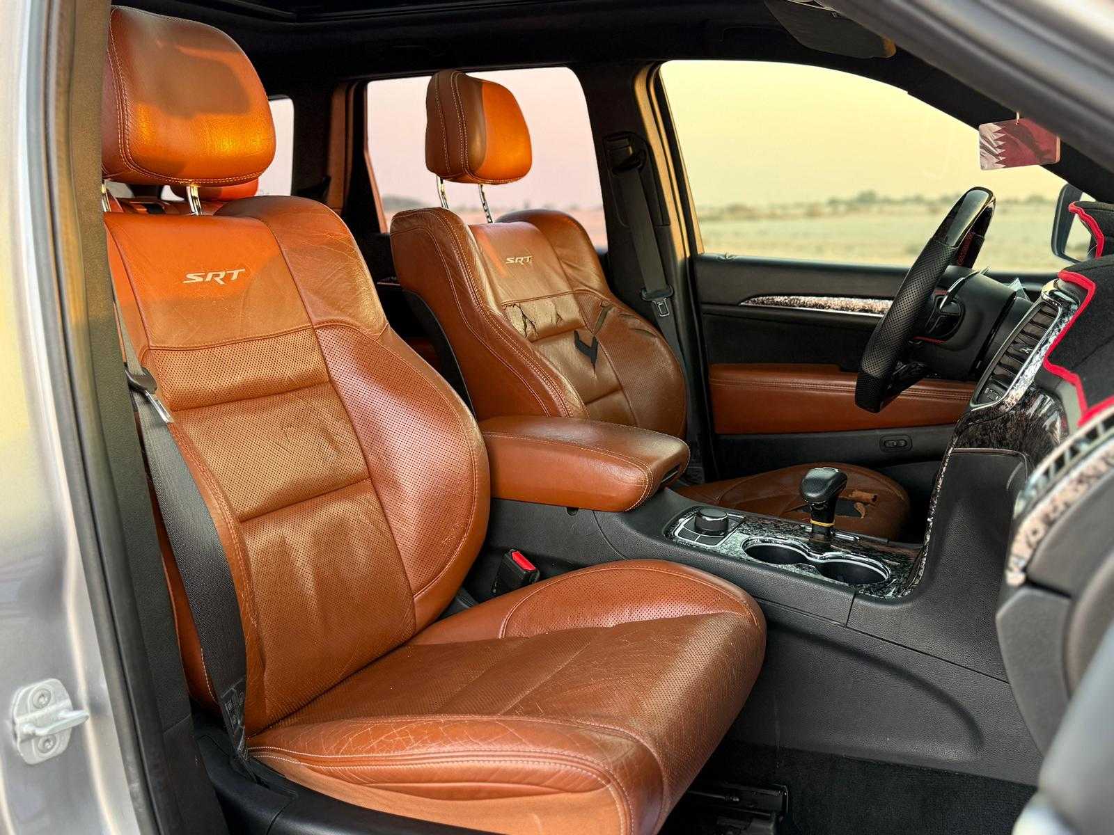 جيب جراند شيروكي 2014