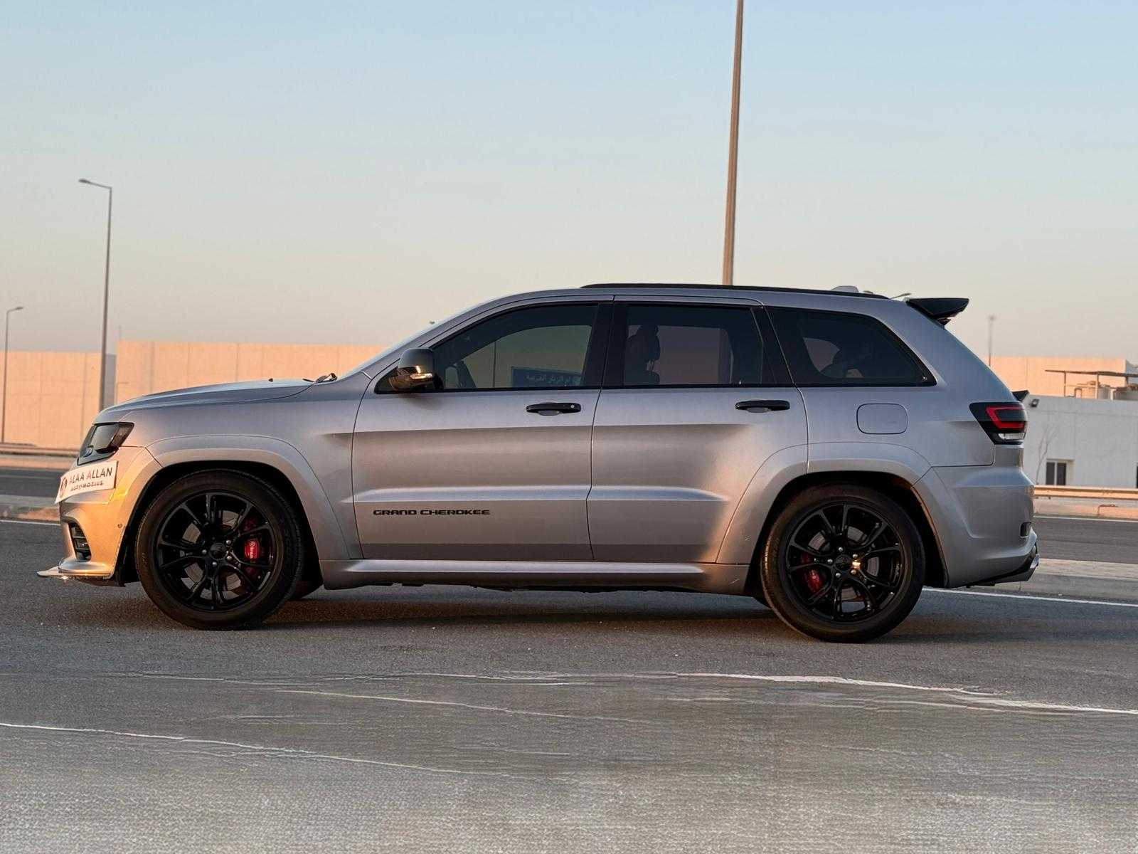 جيب جراند شيروكي 2014