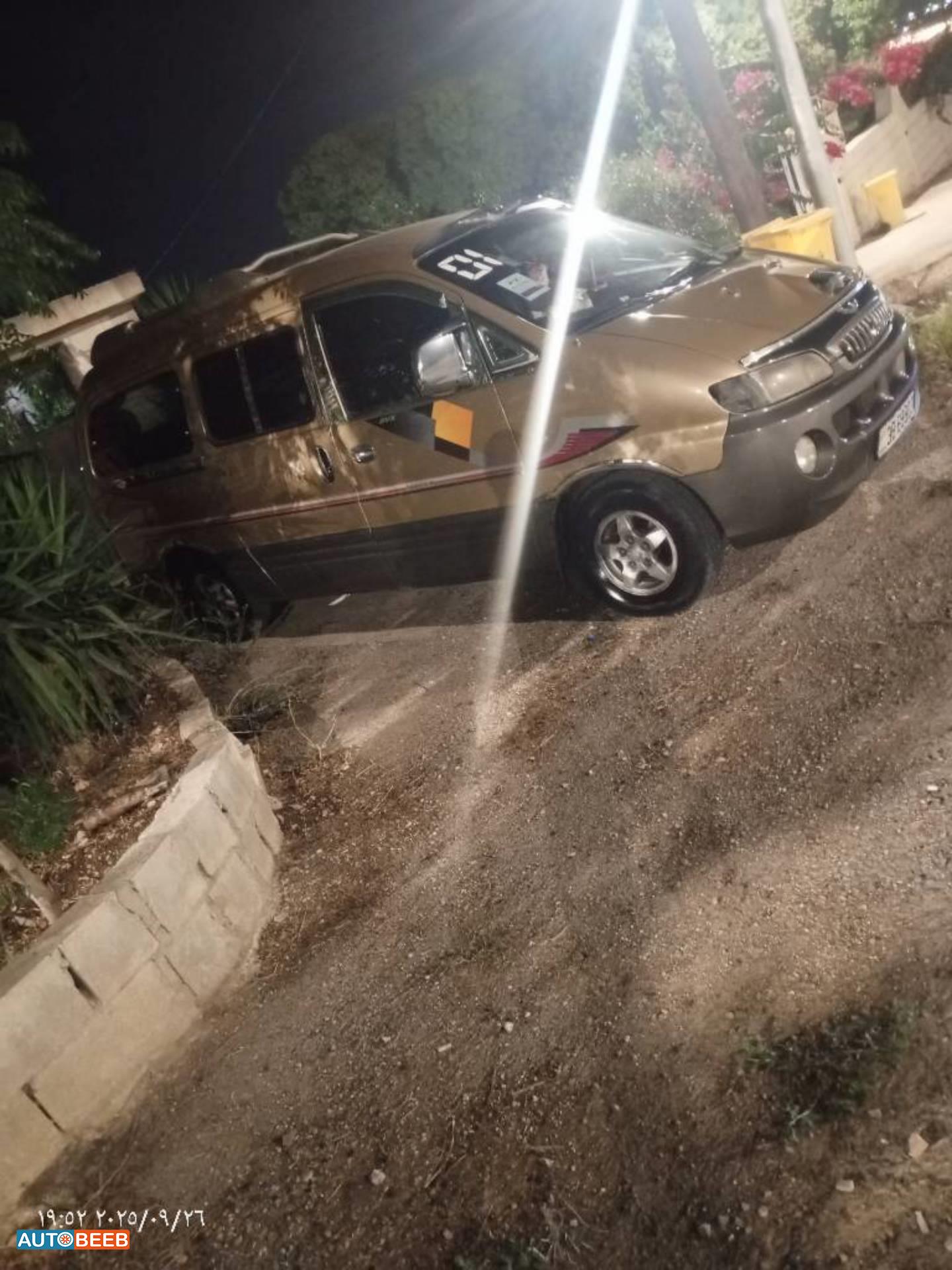 Minibus Hyundai 2001