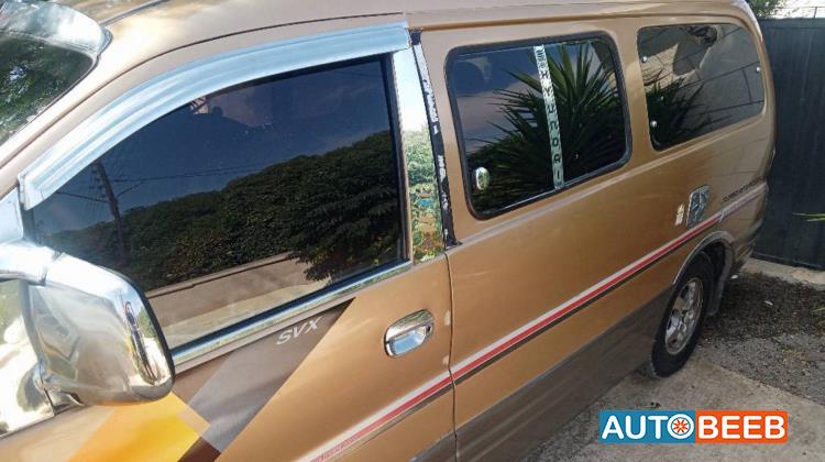 Minibus Hyundai 2001