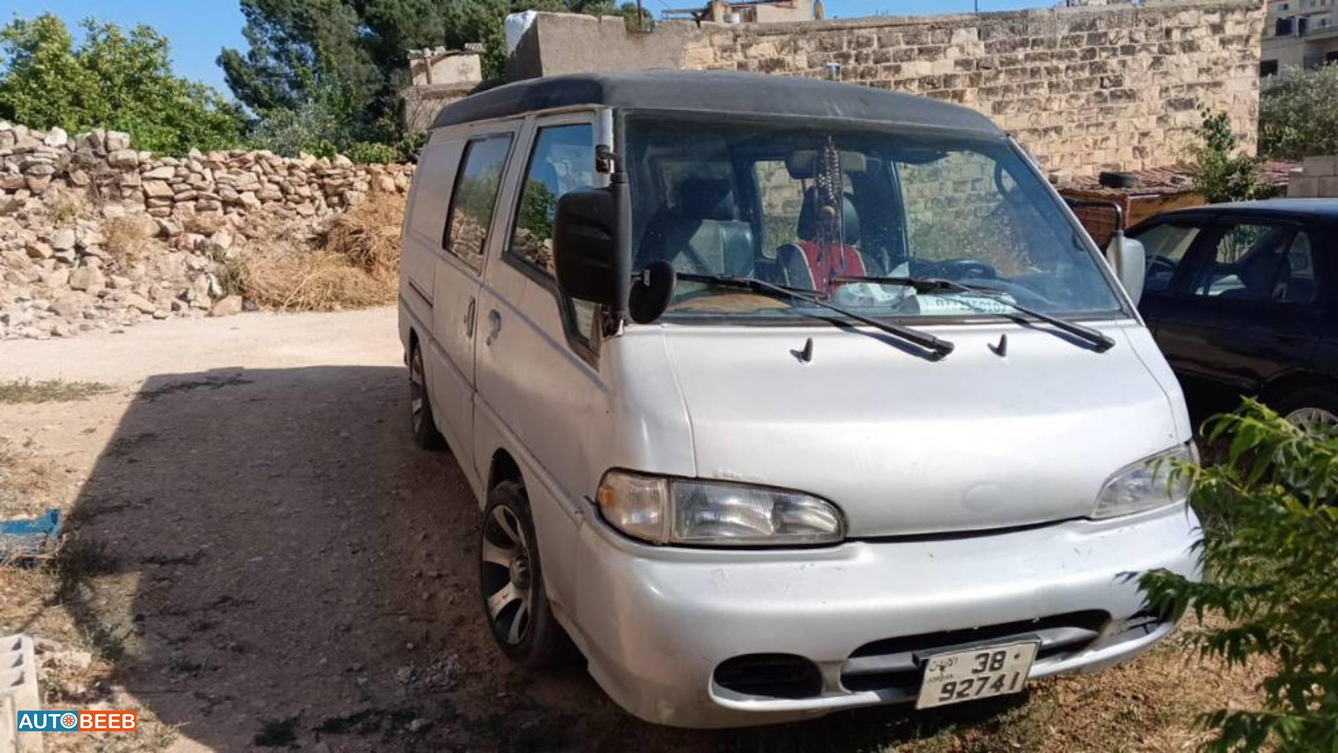 Minibus Hyundai 2021