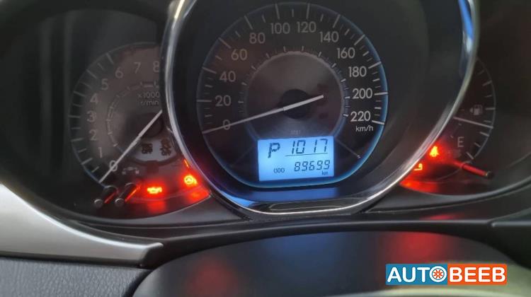 تويوتا ياريس 2017