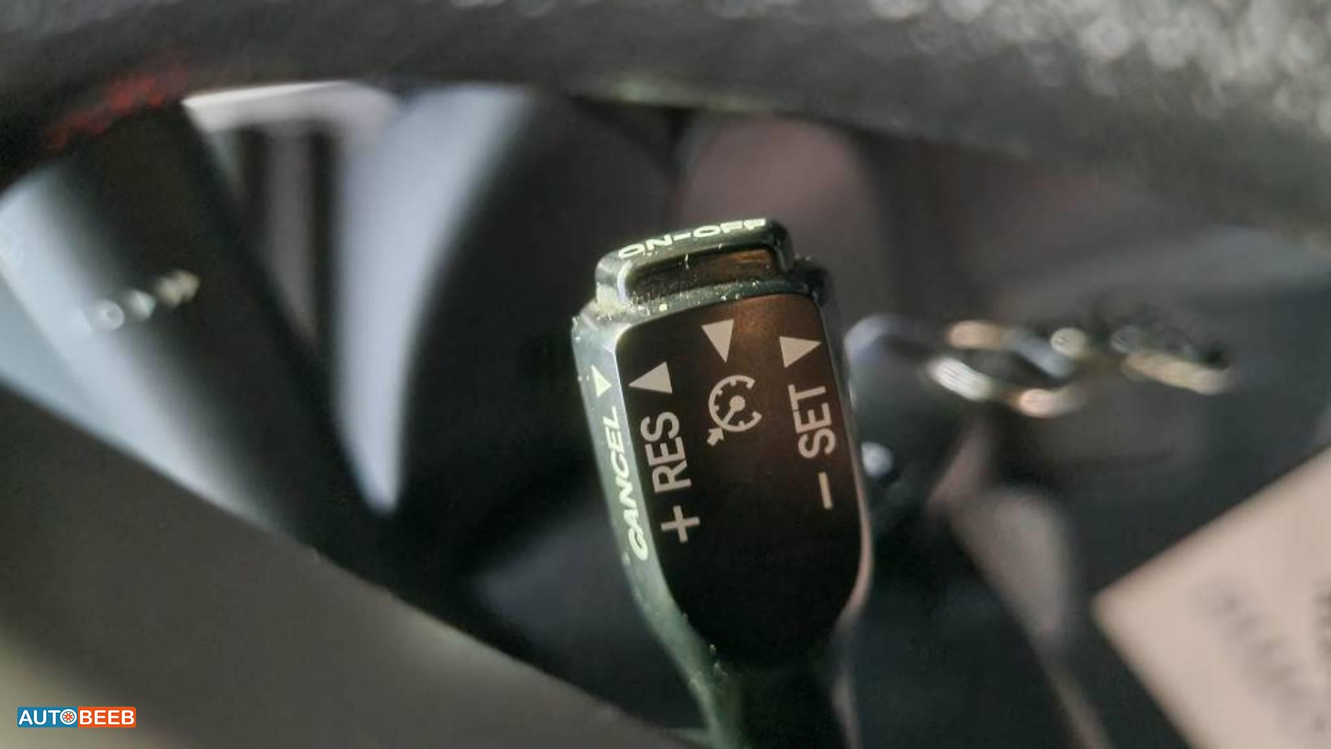 تويوتا ياريس 2017