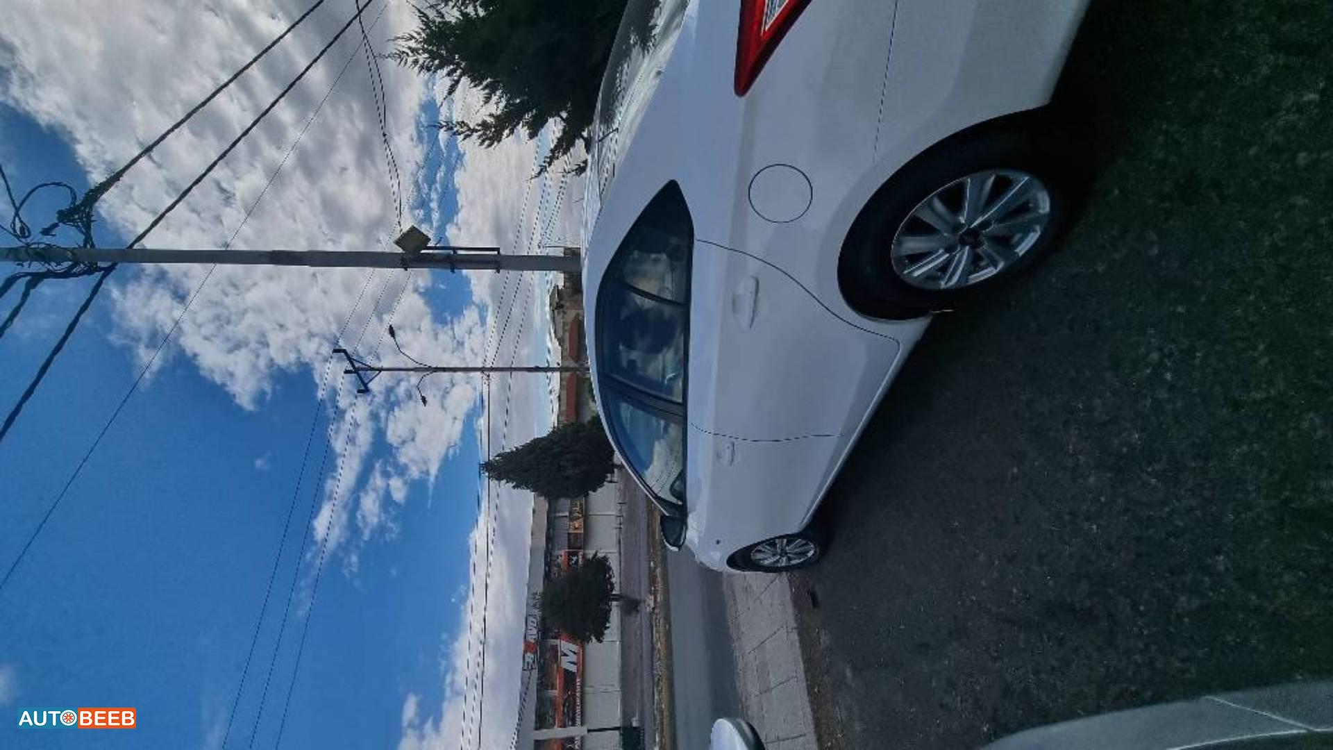 تويوتا ياريس 2017