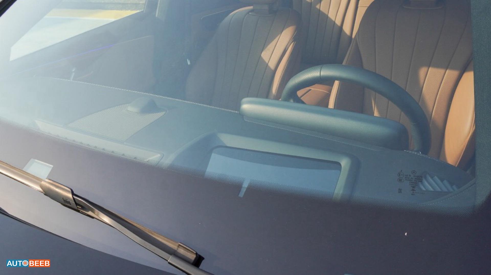 مرسيدس بنز E300 2025