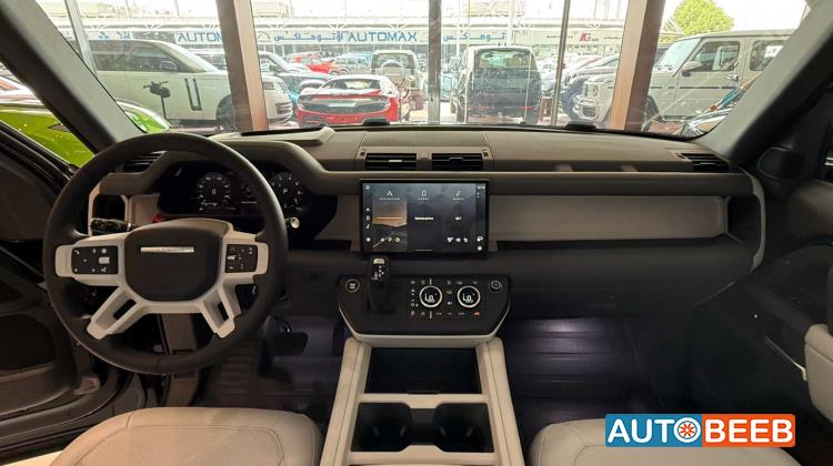 لاندروفر ديفندر 2025