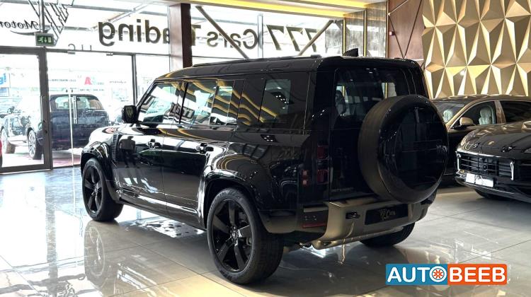 لاندروفر ديفندر 2025