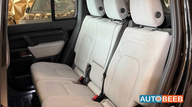 لاندروفر ديفندر 2025