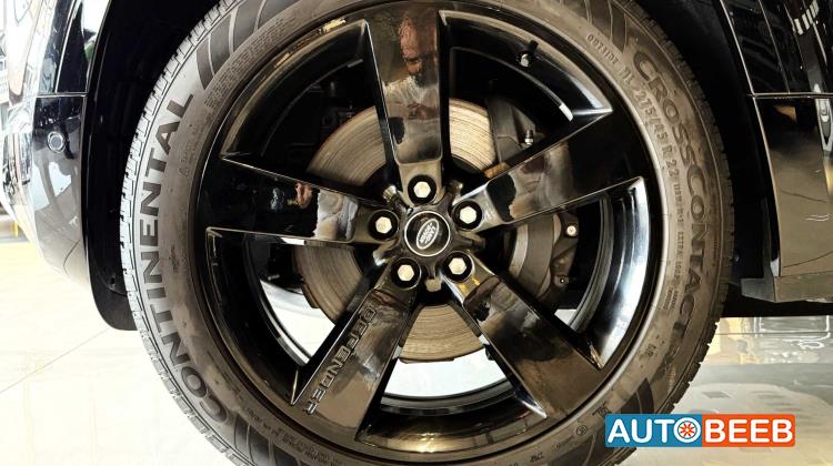 لاندروفر ديفندر 2025