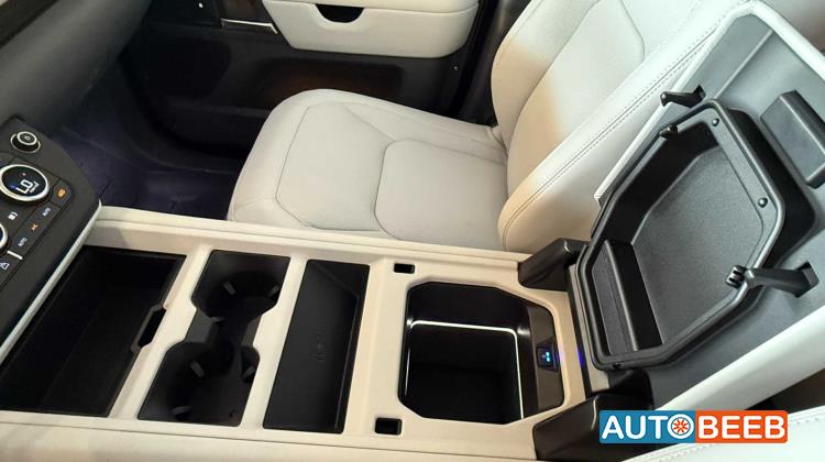 لاندروفر ديفندر 2025