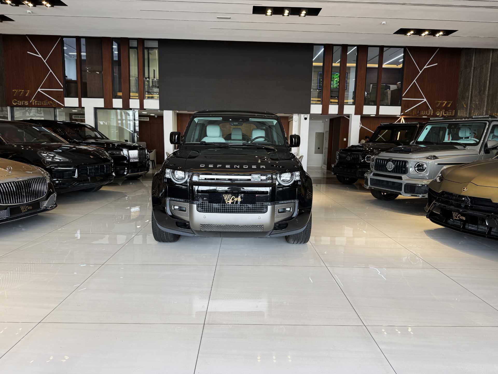 لاندروفر ديفندر 2025