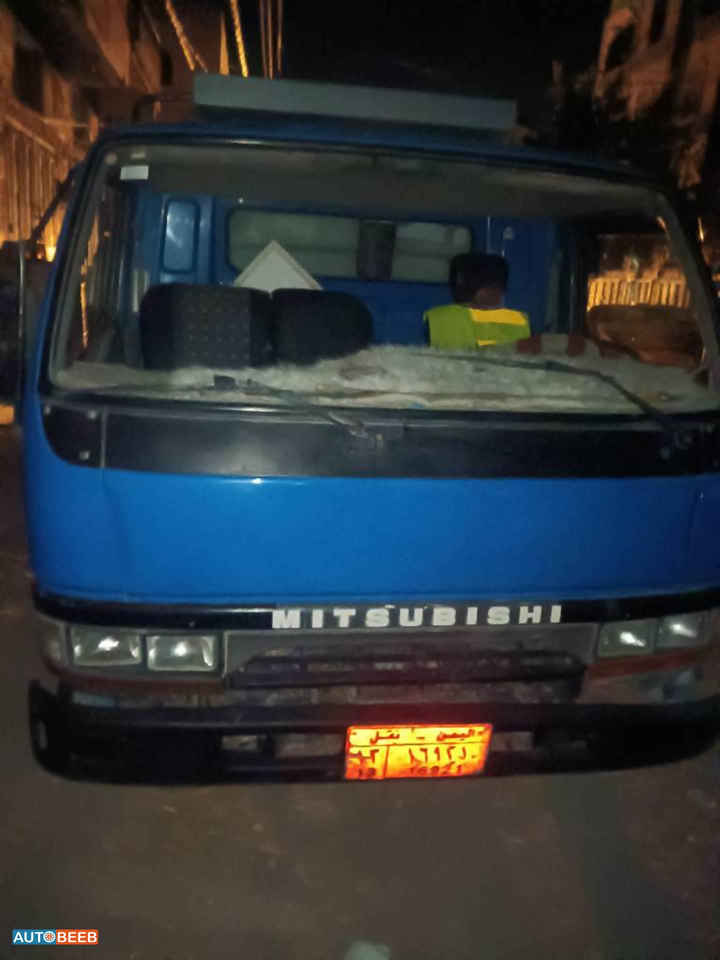 Tractor Unit Mitsubishi 2004