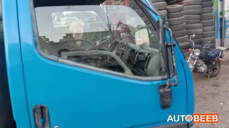 Tractor Unit Mitsubishi 2004