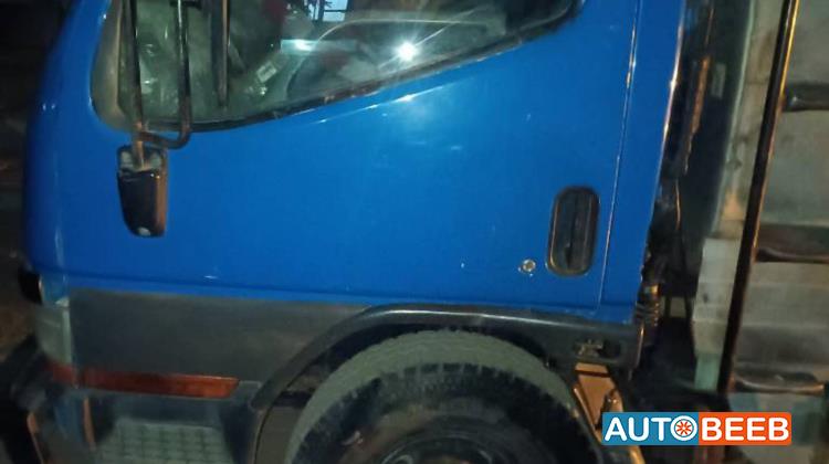 Tractor Unit Mitsubishi 2004