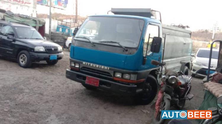 Tractor Unit Mitsubishi 2004