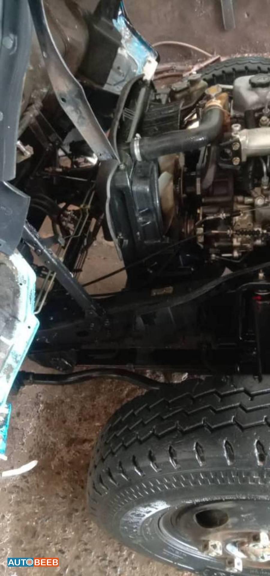 Tractor Unit Mitsubishi 2004