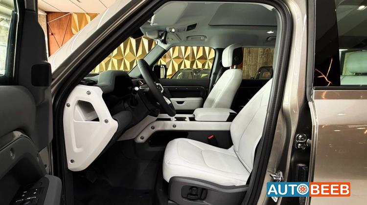 لاندروفر ديفندر 2025