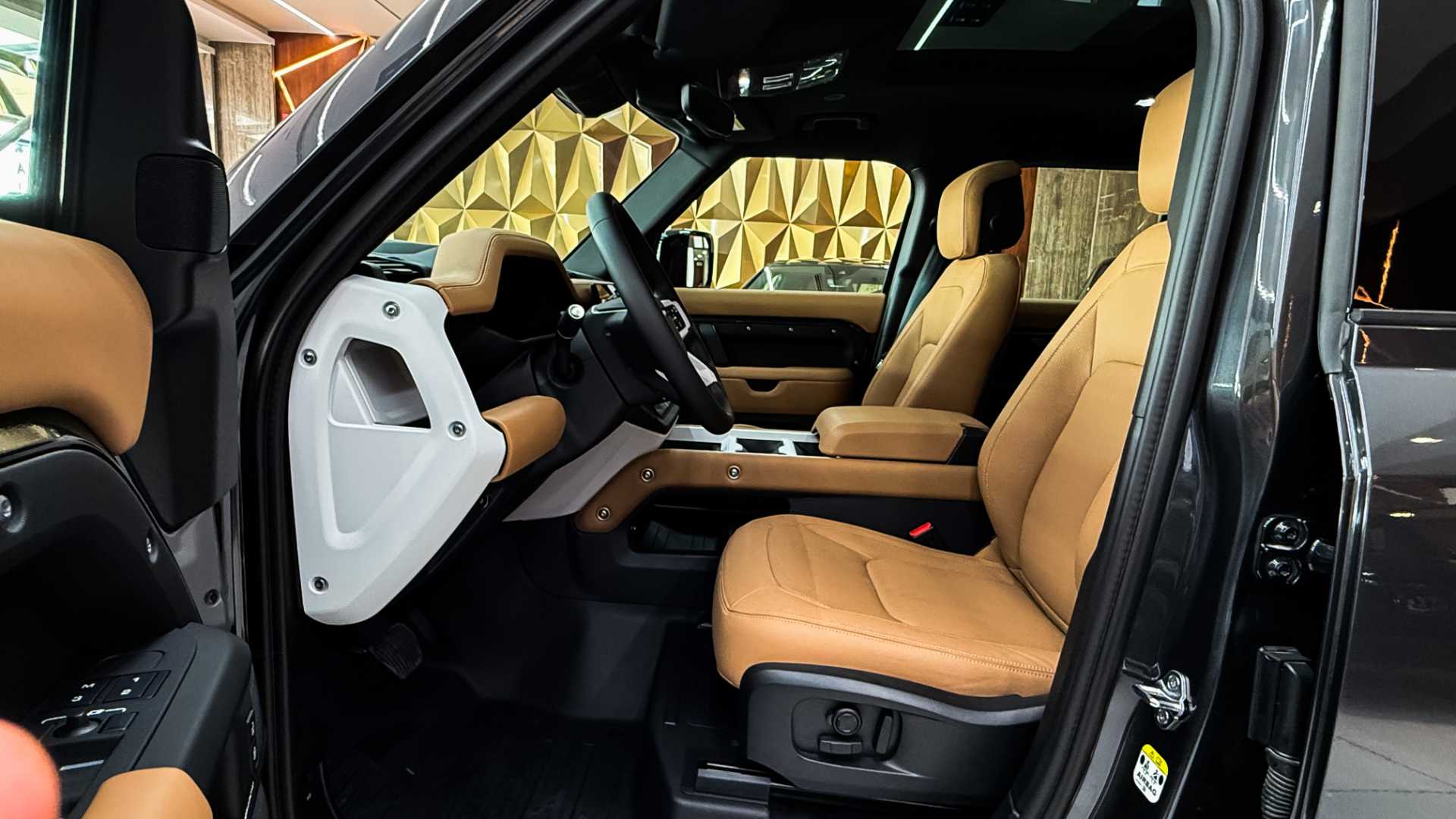 Land Rover Defender 2025