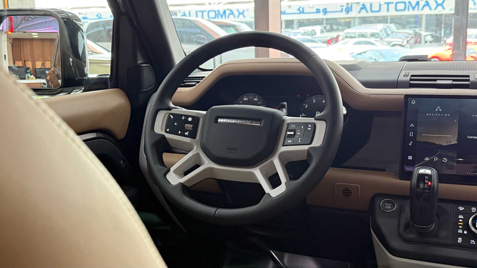 Land Rover Defender 2025