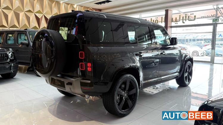 Land Rover Defender 2025