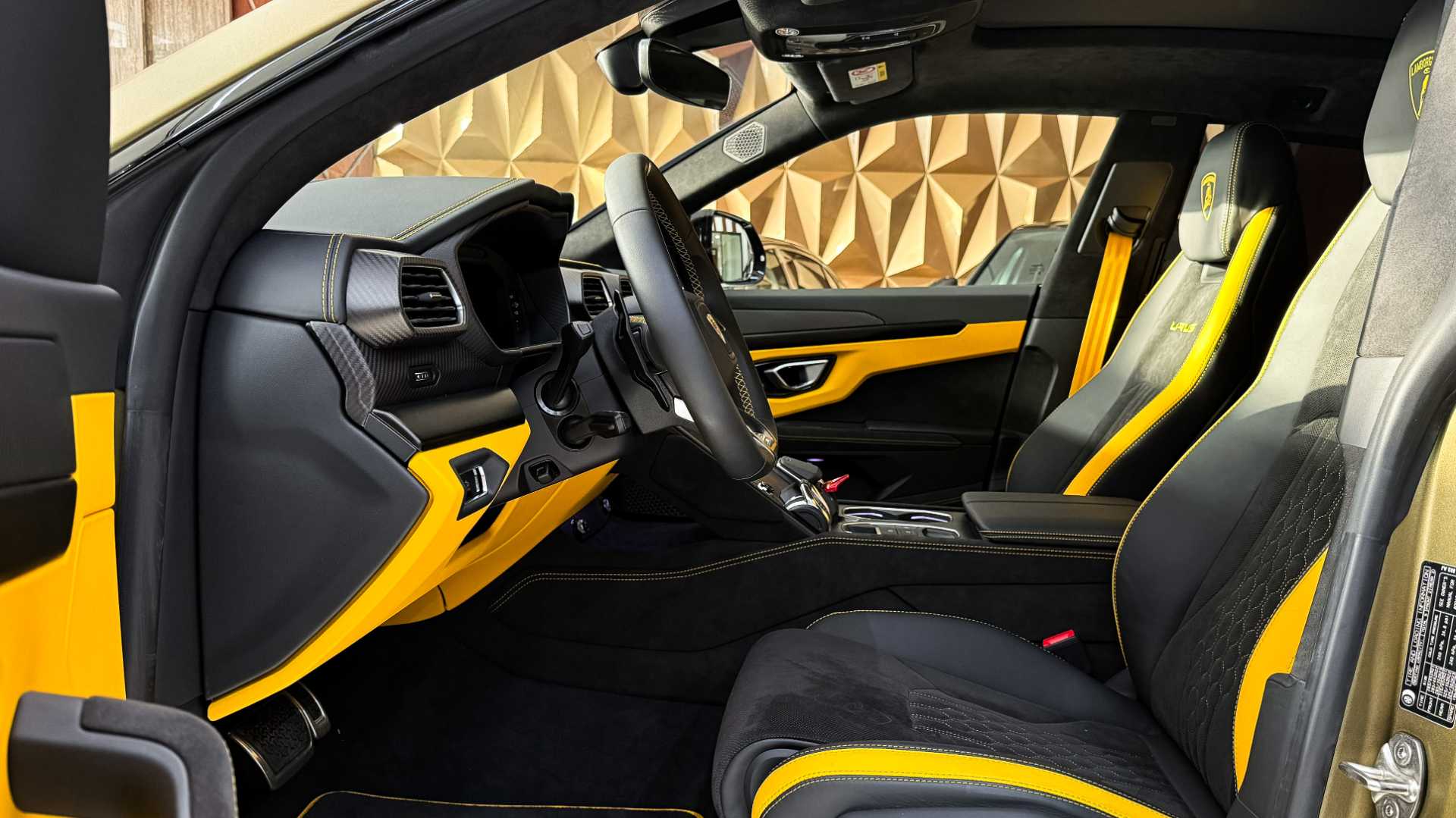 لامبورجيني اوروس 2024