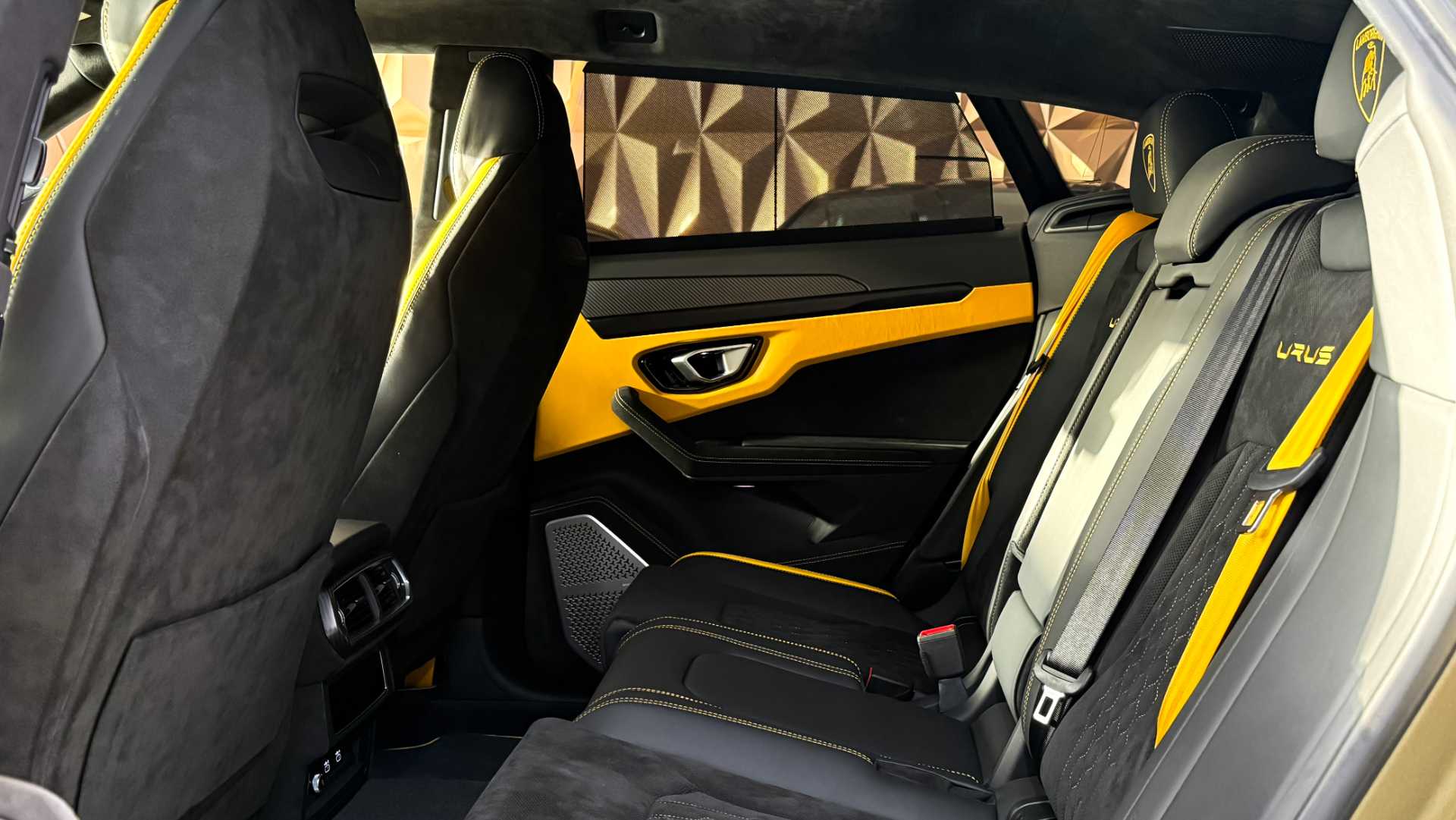 لامبورجيني اوروس 2024