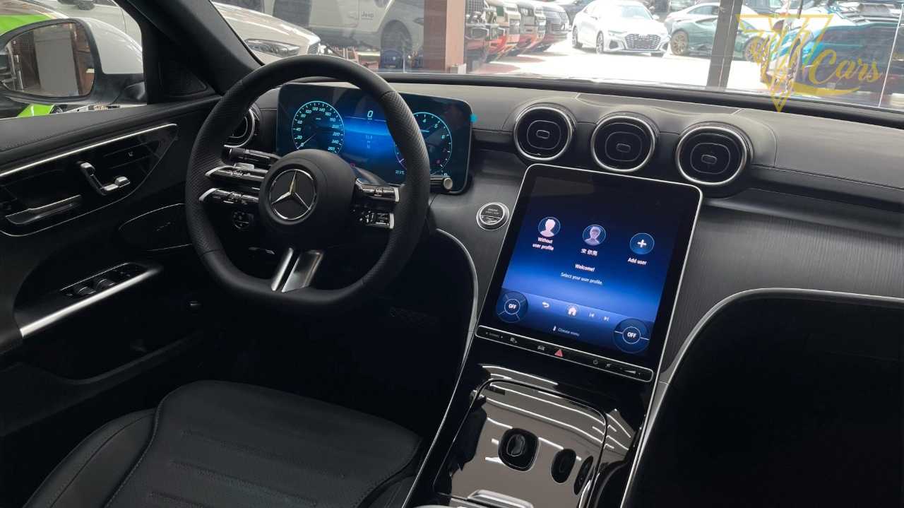 مرسيدس بنز C200 2025