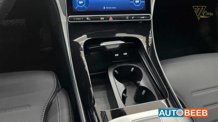 مرسيدس بنز C200 2025