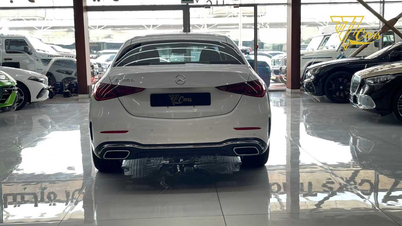 مرسيدس بنز C200 2025