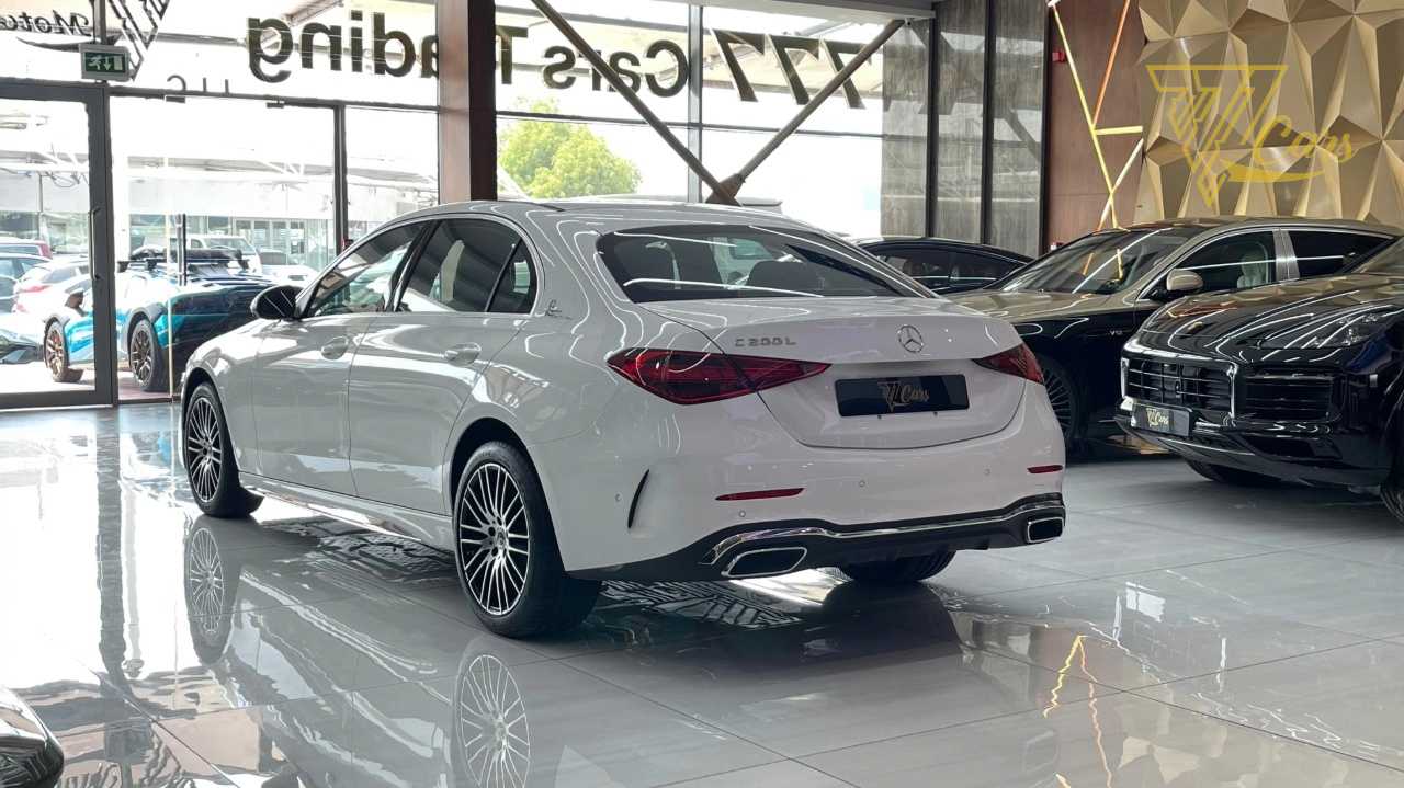 مرسيدس بنز C200 2025