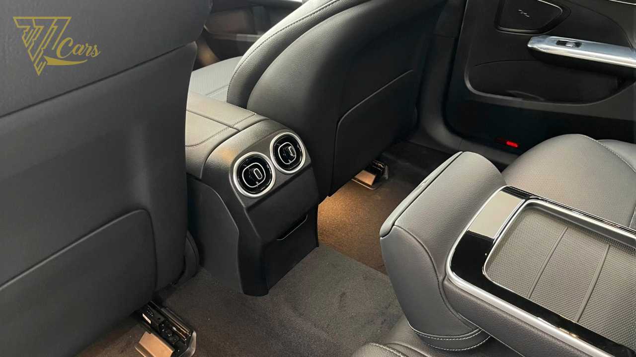 مرسيدس بنز C200 2025