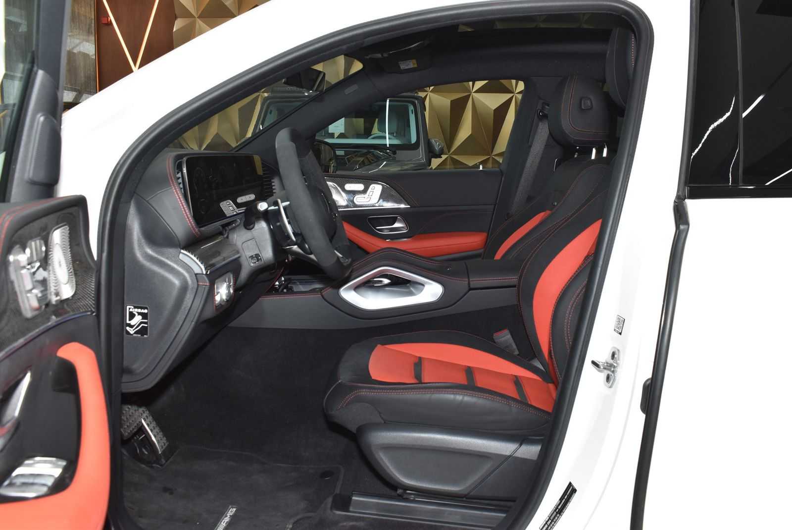 مرسيدس بنز GLC63 AMG 2024