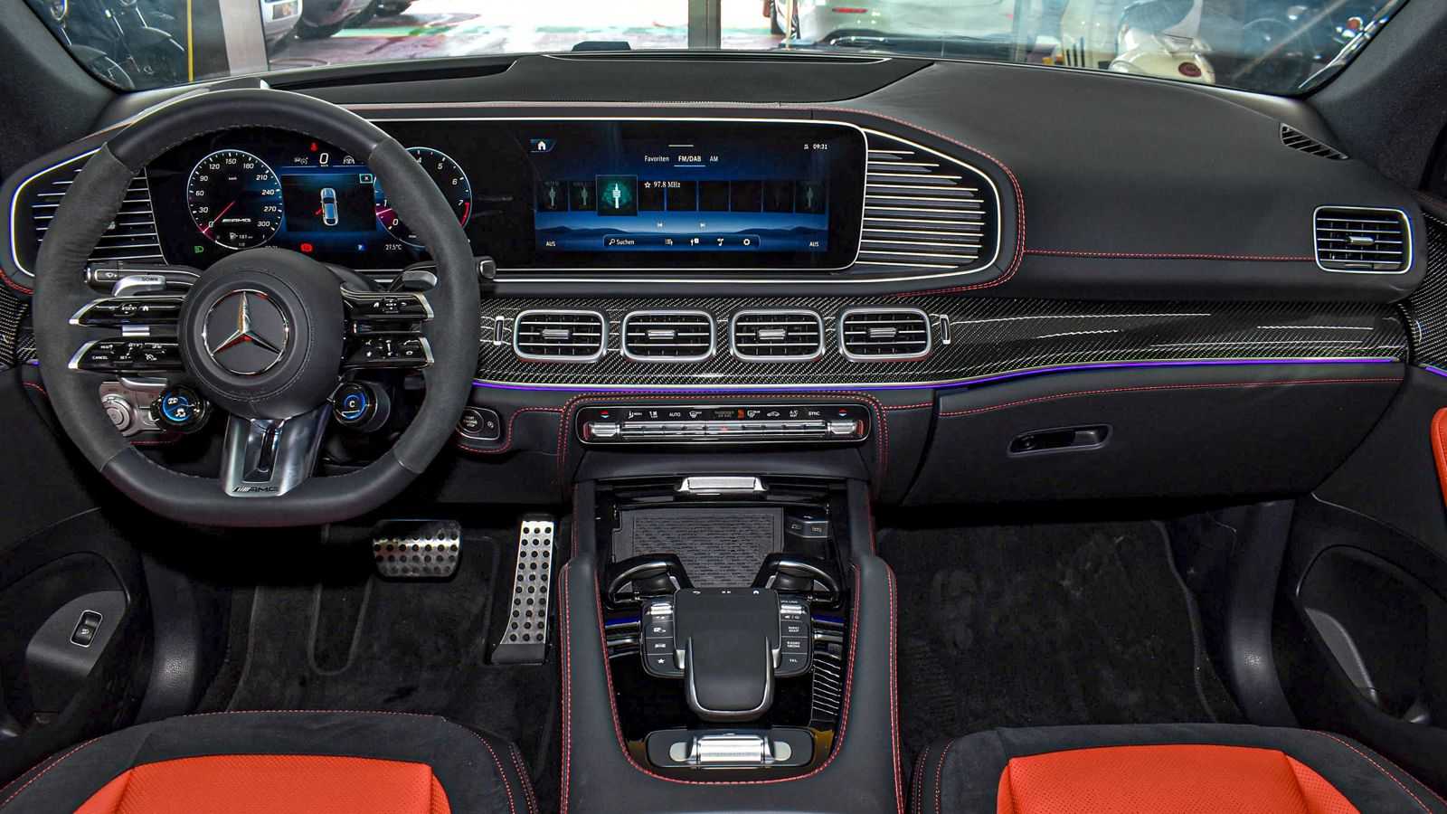 مرسيدس بنز GLC63 AMG 2024