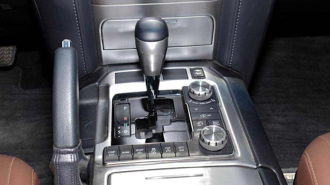 تويوتا لاندكروزر 2020