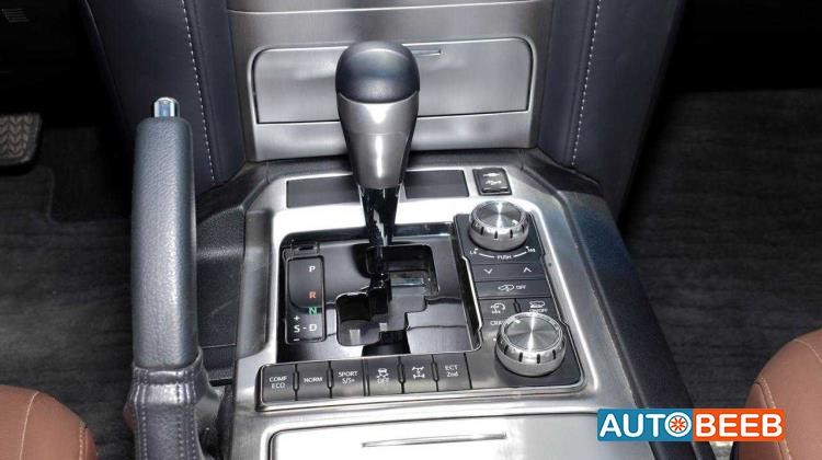 تويوتا لاندكروزر 2020