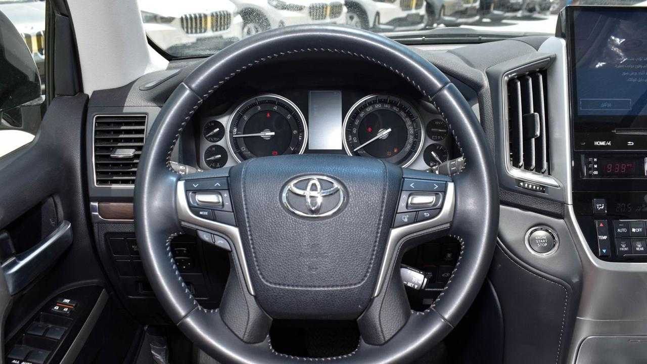 تويوتا لاندكروزر 2020