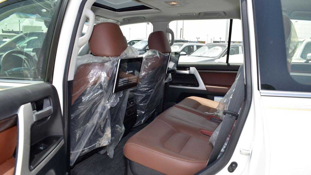 تويوتا لاندكروزر 2020