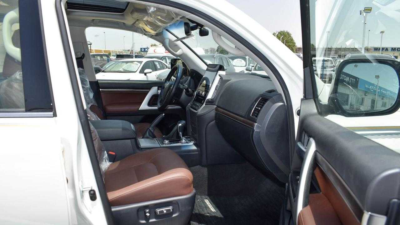 تويوتا لاندكروزر 2020