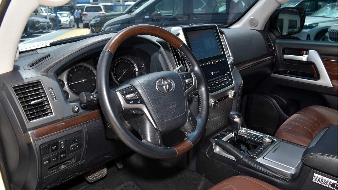 تويوتا لاندكروزر 2020